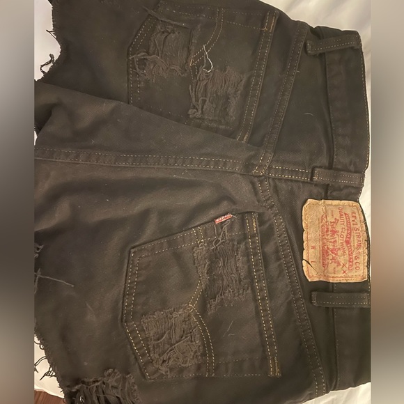 Black Vintage Levi cutoff shorts (best for size 25-26). - Picture 3 of 4